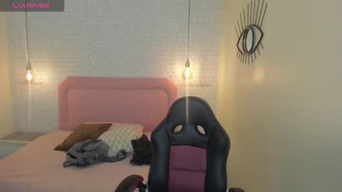  K I T T  Y  online show from March 24, 2026, 12:43 pm