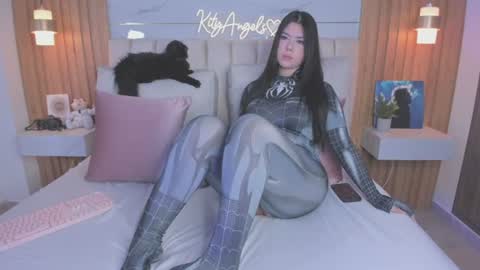 Angel Independent Model online show from August 5, 2026, 1:30 am