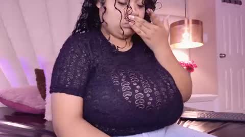 Snapshot of kity_hill chatting on July 7, 2026, 4:15 am Kitty Hill online show from July 7, 2026, 4:15 am