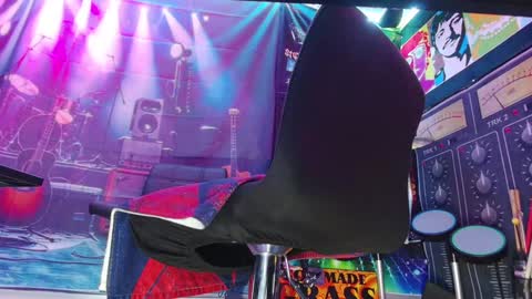 kiveuxmakeu online show from December 25, 2024, 2:03 am