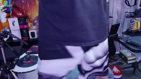 kiveuxmakeu online show from September 23, 2025, 7:50 pm