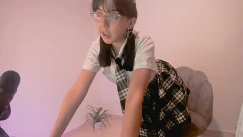 Little piece of fruit online show from January 24, 2025, 11:45 pm