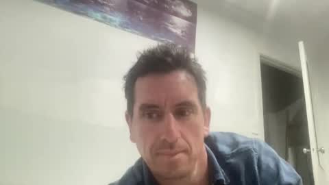 Snapshot of kiwibuzzer chatting on November 5, 2025, 1:55 pm Champ online show from November 5, 2025, 1:55 pm