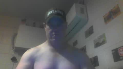 kiwiguy19773 online show from April 28, 2026, 7:13 am