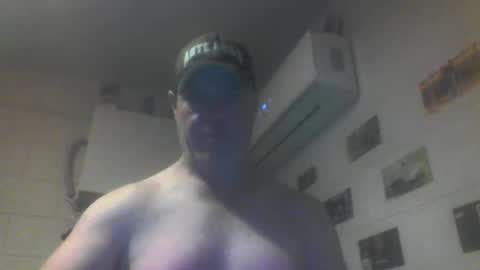 kiwiguy19773 online show from May 1, 2026, 7:02 am