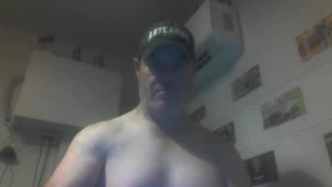 kiwiguy19773 online show from May 14, 2026, 7:37 am