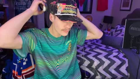 Kyle online show from December 31, 2024, 5:51 pm