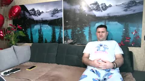 Kleosnow online show from March 6, 2025, 5:54 pm