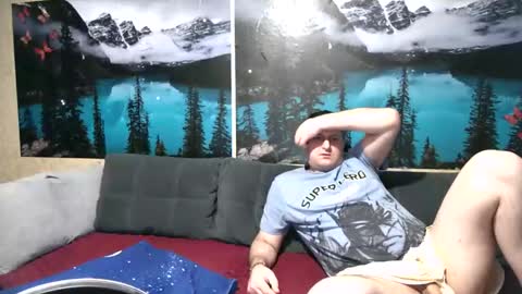 Kleosnow online show from March 19, 2026, 7:51 pm