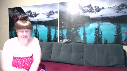 Snapshot of kleosnow chatting on April 27, 2026, 9:18 am Kleosnow online show from April 27, 2026, 9:18 am