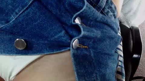 Kloe deker online show from December 2, 2024, 5:04 pm