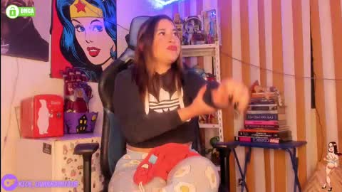 kloelamaravilla18 online show from March 10, 2025, 1:23 am