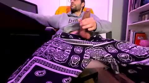 Snapshot of knautyknight chatting on February 12, 2025, 12:48 am knautyknight online show from February 12, 2025, 12:48 am