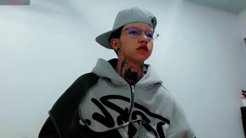 Snapshot of kng_nico1 chatting on November 17, 2025, 3:23 am kng_nico1 online show from November 17, 2025, 3:23 am