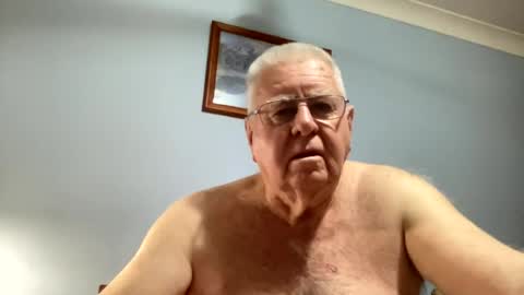Snapshot of knights2001 chatting on July 21, 2026, 11:23 am Aussiedude online show from July 21, 2026, 11:23 am