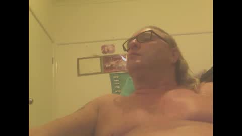 Snapshot of knobout chatting on December 2, 2024, 5:59 pm knobout online show from December 2, 2024, 5:59 pm