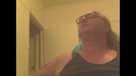 Snapshot of knobout chatting on December 3, 2024, 11:01 am knobout online show from December 3, 2024, 11:01 am