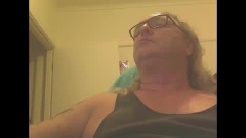 Snapshot of knobout chatting on December 8, 2024, 6:54 am knobout online show from December 8, 2024, 6:54 am