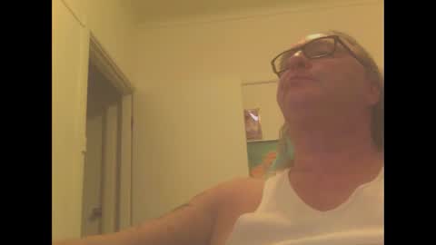 Snapshot of knobout chatting on December 9, 2024, 3:50 am knobout online show from December 9, 2024, 3:50 am