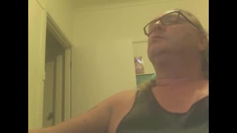 Snapshot of knobout chatting on December 10, 2024, 11:00 am knobout online show from December 10, 2024, 11:00 am