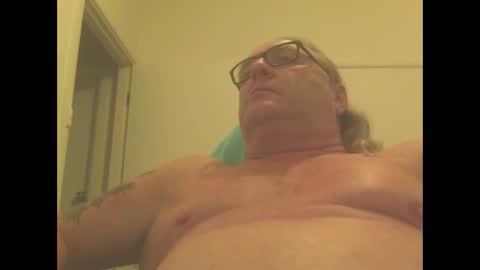 Snapshot of knobout chatting on December 19, 2024, 6:12 am knobout online show from December 19, 2024, 6:12 am