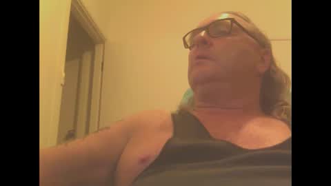 Snapshot of knobout chatting on December 19, 2024, 1:07 pm knobout online show from December 19, 2024, 1:07 pm