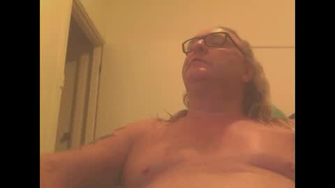 Snapshot of knobout chatting on January 1, 2025, 10:00 am knobout online show from January 1, 2025, 10:00 am