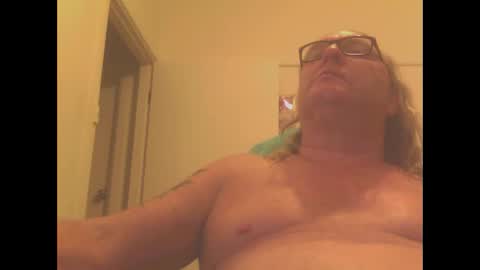 Snapshot of knobout chatting on January 1, 2025, 1:05 pm knobout online show from January 1, 2025, 1:05 pm