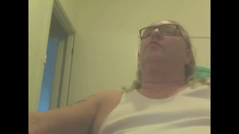 Snapshot of knobout chatting on January 16, 2025, 6:14 am knobout online show from January 16, 2025, 6:14 am