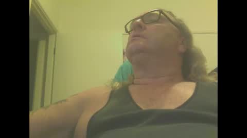 Snapshot of knobout chatting on January 22, 2025, 9:46 am knobout online show from January 22, 2025, 9:46 am