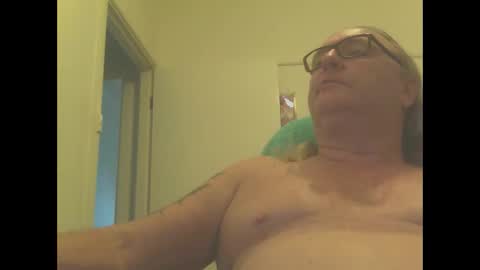 Snapshot of knobout chatting on February 3, 2025, 7:29 am knobout online show from February 3, 2025, 7:29 am