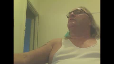 Snapshot of knobout chatting on February 10, 2025, 5:03 am knobout online show from February 10, 2025, 5:03 am