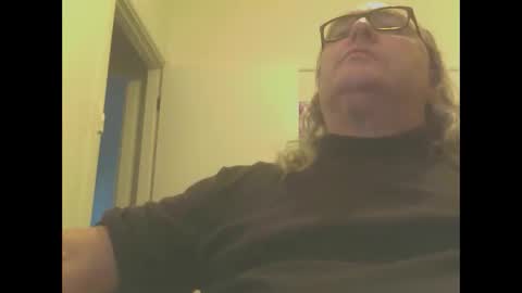 Snapshot of knobout chatting on February 16, 2025, 8:10 am knobout online show from February 16, 2025, 8:10 am