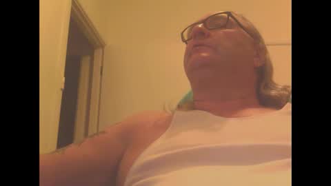 Snapshot of knobout chatting on February 17, 2025, 10:40 am knobout online show from February 17, 2025, 10:40 am