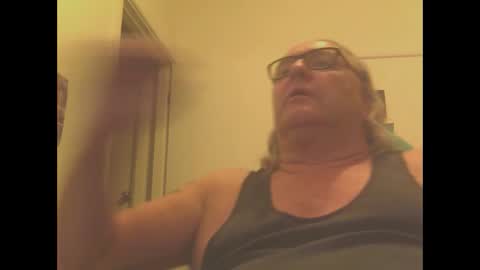 Snapshot of knobout chatting on February 20, 2025, 1:30 pm knobout online show from February 20, 2025, 1:30 pm