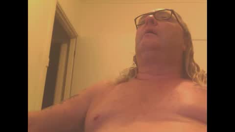 Snapshot of knobout chatting on March 10, 2025, 12:26 pm knobout online show from March 10, 2025, 12:26 pm