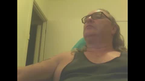 Snapshot of knobout chatting on March 12, 2025, 12:04 pm knobout online show from March 12, 2025, 12:04 pm