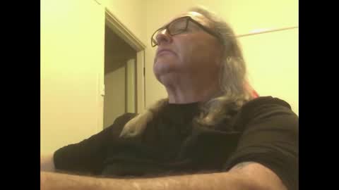 Snapshot of knobout chatting on October 21, 2025, 10:27 am knobout online show from October 21, 2025, 10:27 am