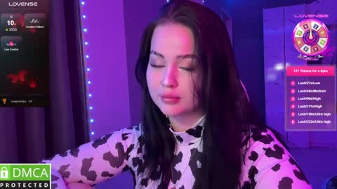 Mia online show from January 16, 2025, 7:52 pm