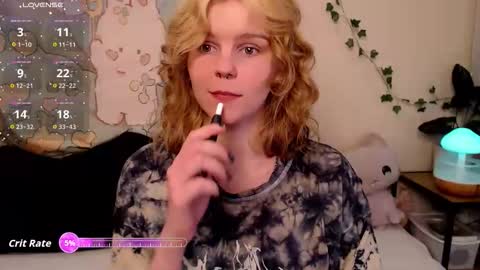 Snapshot of komorebbi chatting on May 13, 2026, 11:00 pm Marta online show from May 13, 2026, 11:00 pm