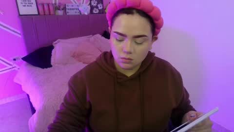 camila online show from April 3, 2026, 6:33 am