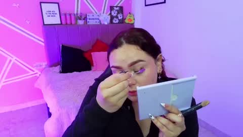 camila online show from April 13, 2026, 5:02 am