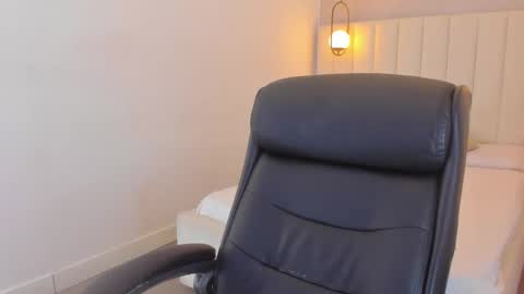 K O S M I C online show from September 10, 2025, 12:49 pm