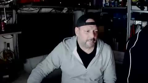 Snapshot of kostasgreek42 chatting on December 3, 2024, 5:55 pm Kosta online show from December 3, 2024, 5:55 pm