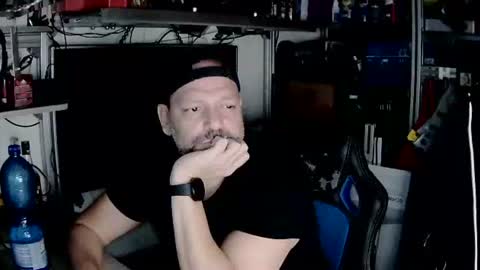 Snapshot of kostasgreek42 chatting on December 5, 2024, 5:50 pm Kosta online show from December 5, 2024, 5:50 pm