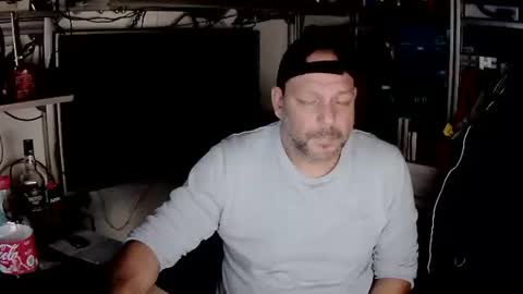 Snapshot of kostasgreek42 chatting on December 8, 2024, 3:24 pm Kosta online show from December 8, 2024, 3:24 pm