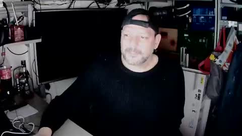 Snapshot of kostasgreek42 chatting on December 19, 2024, 6:23 pm Kosta online show from December 19, 2024, 6:23 pm