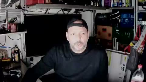 Snapshot of kostasgreek42 chatting on December 28, 2024, 7:22 pm Kosta online show from December 28, 2024, 7:22 pm