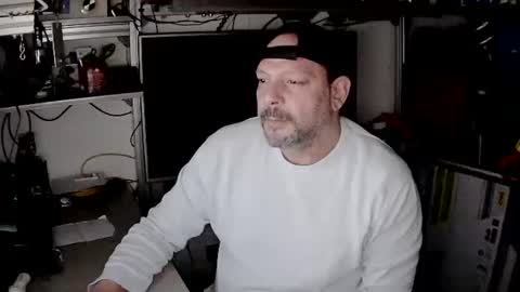 Snapshot of kostasgreek42 chatting on December 30, 2024, 5:44 pm Kosta online show from December 30, 2024, 5:44 pm