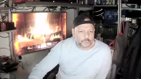 Snapshot of kostasgreek42 chatting on January 12, 2025, 12:55 pm Kosta online show from January 12, 2025, 12:55 pm